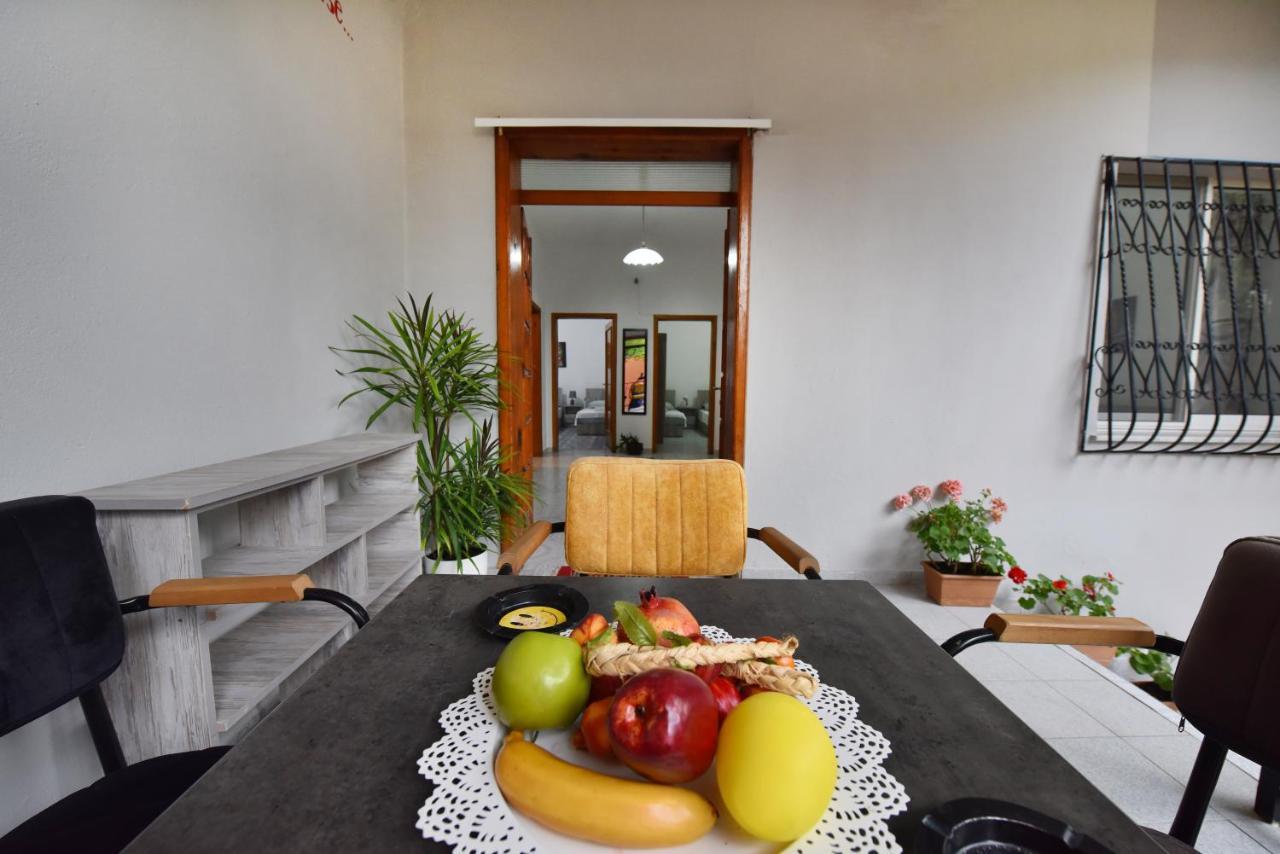 12 B&B Shkoder Luaran gambar