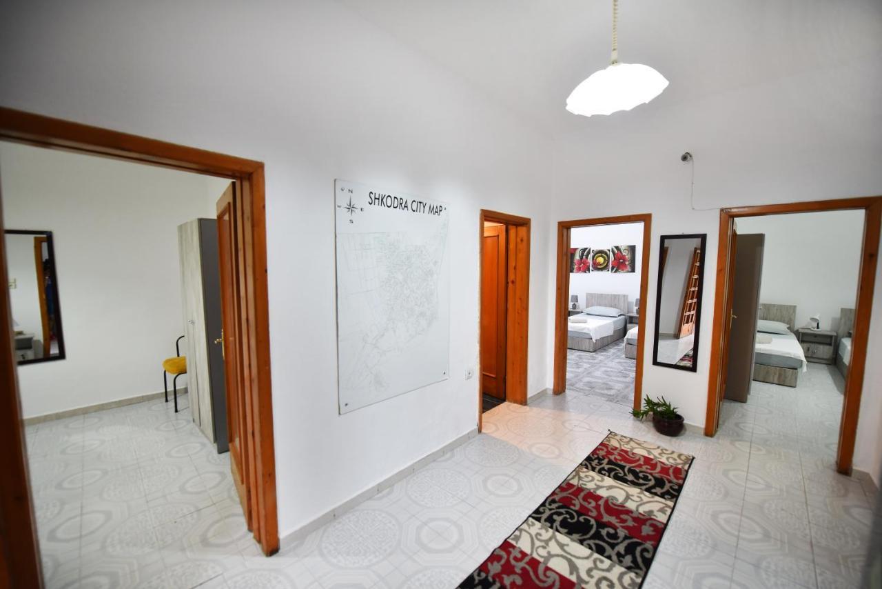 12 B&B Shkoder Luaran gambar